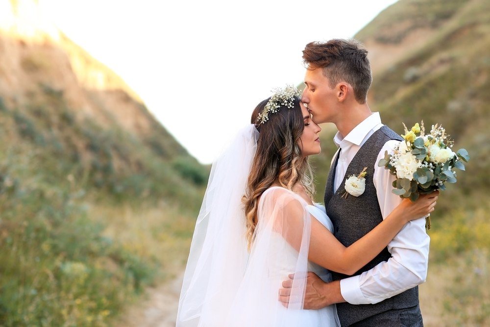 Happy,Wedding,Couple,In,Countryside